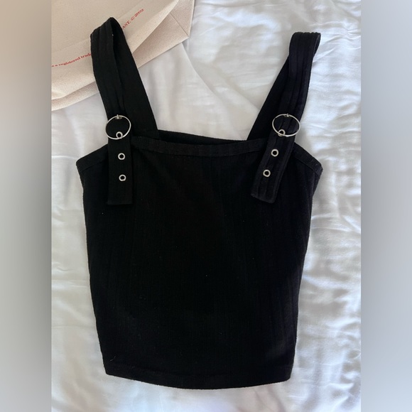 Hollister Tank - Picture 1 of 1